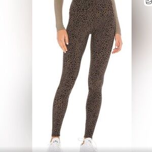 ALO Yoga Cheetah Pattern Leggings - Brown and Black